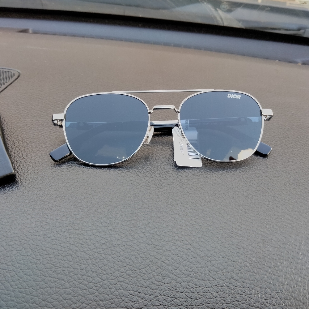 DIOR HOMME Sunglasses - Picture 9 of 11